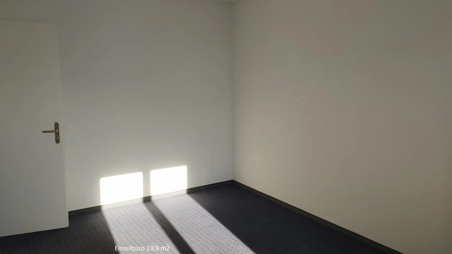 Ufficio luminoso con balcone, con o senza ripostiglio - Foto 6 di 6