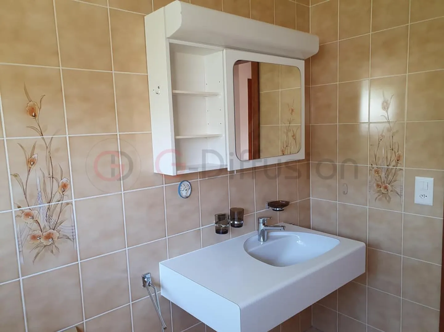 Very well maintained 4.5 room apartment - Photo 4 of 9