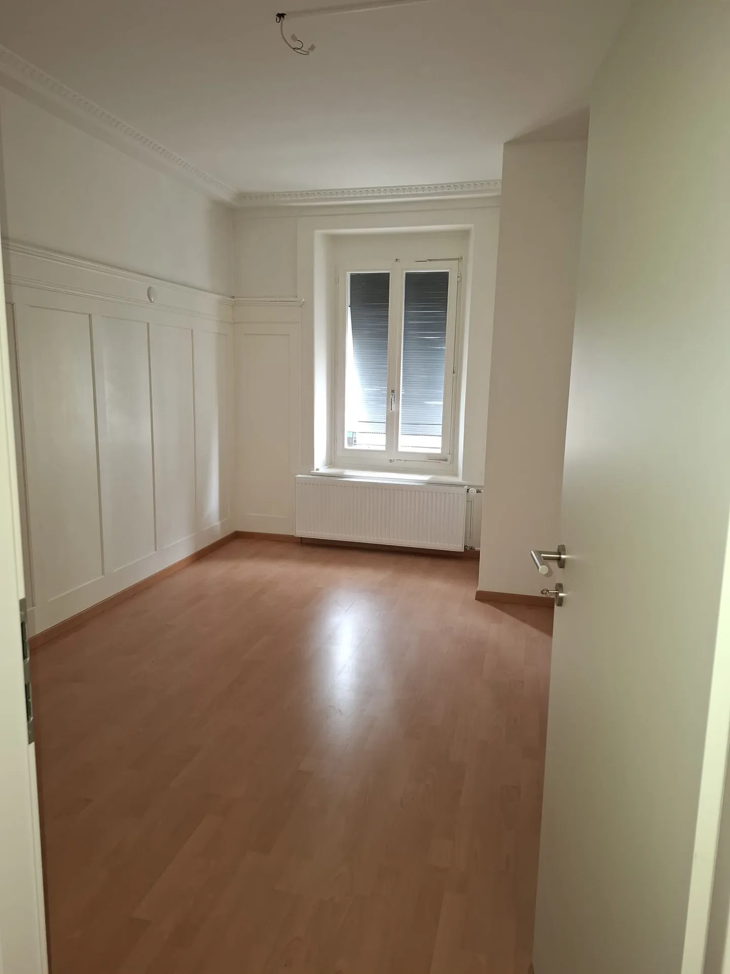 Beautiful renovated 4-room apartment for rent - Photo 9 of 11