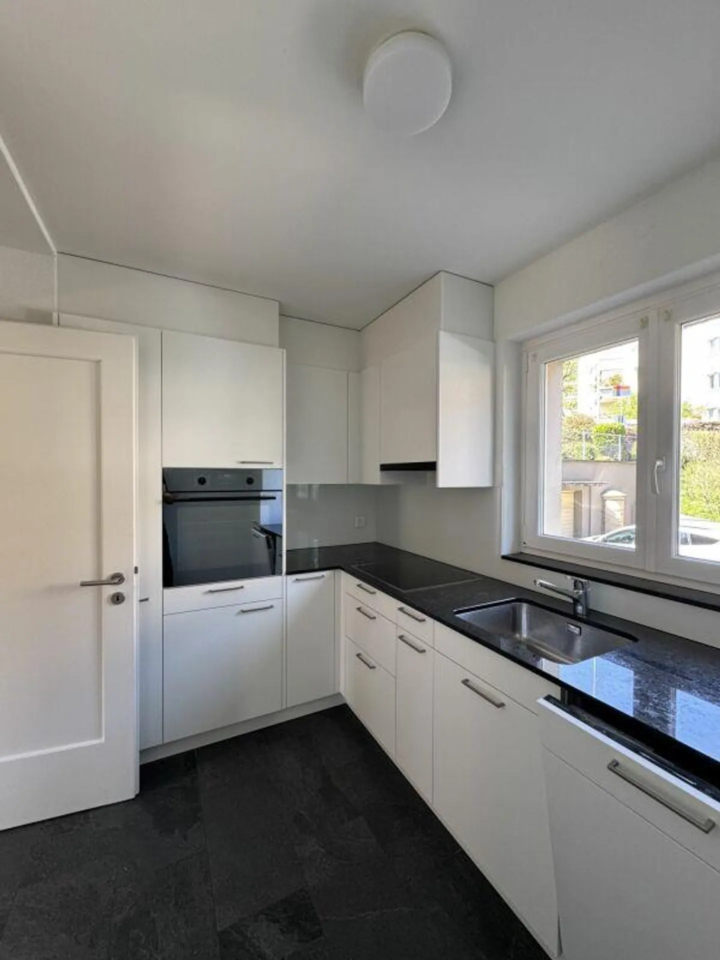 Charming 4.5-room apartment on the ground floor - Photo 4 of 8