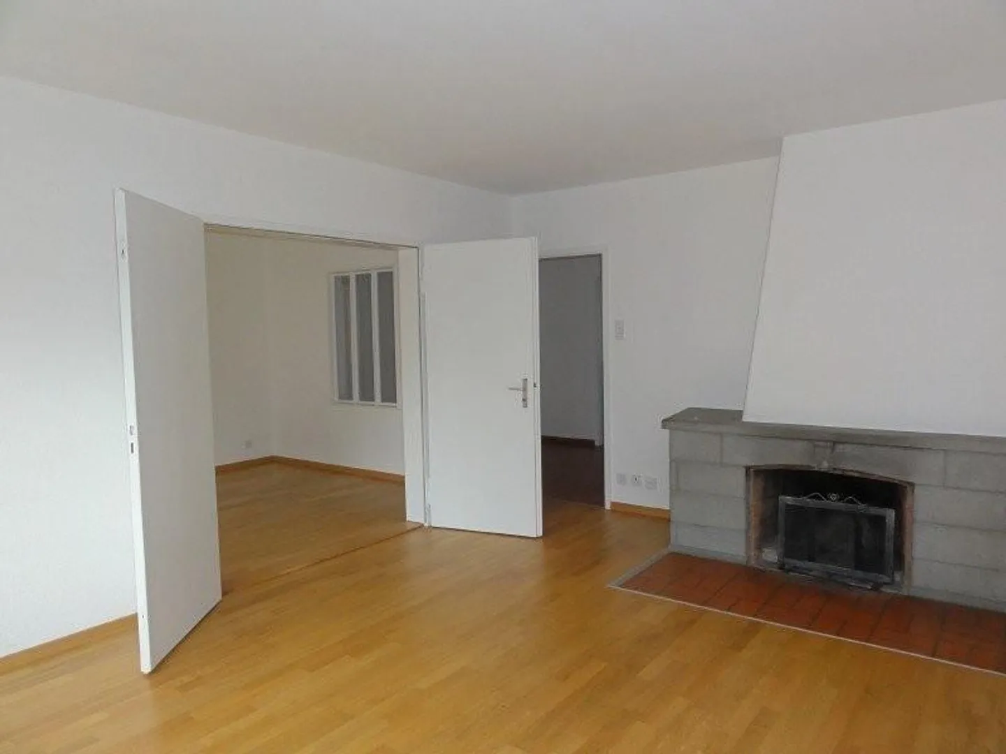 Wohnung mit Cheminée - Foto 5 von 8