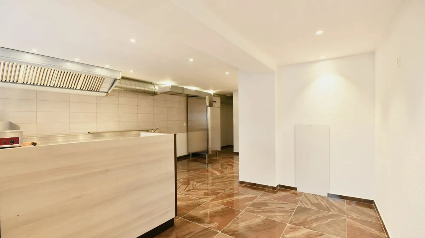 Spazio commerciale versatile - Foto 5 di 8