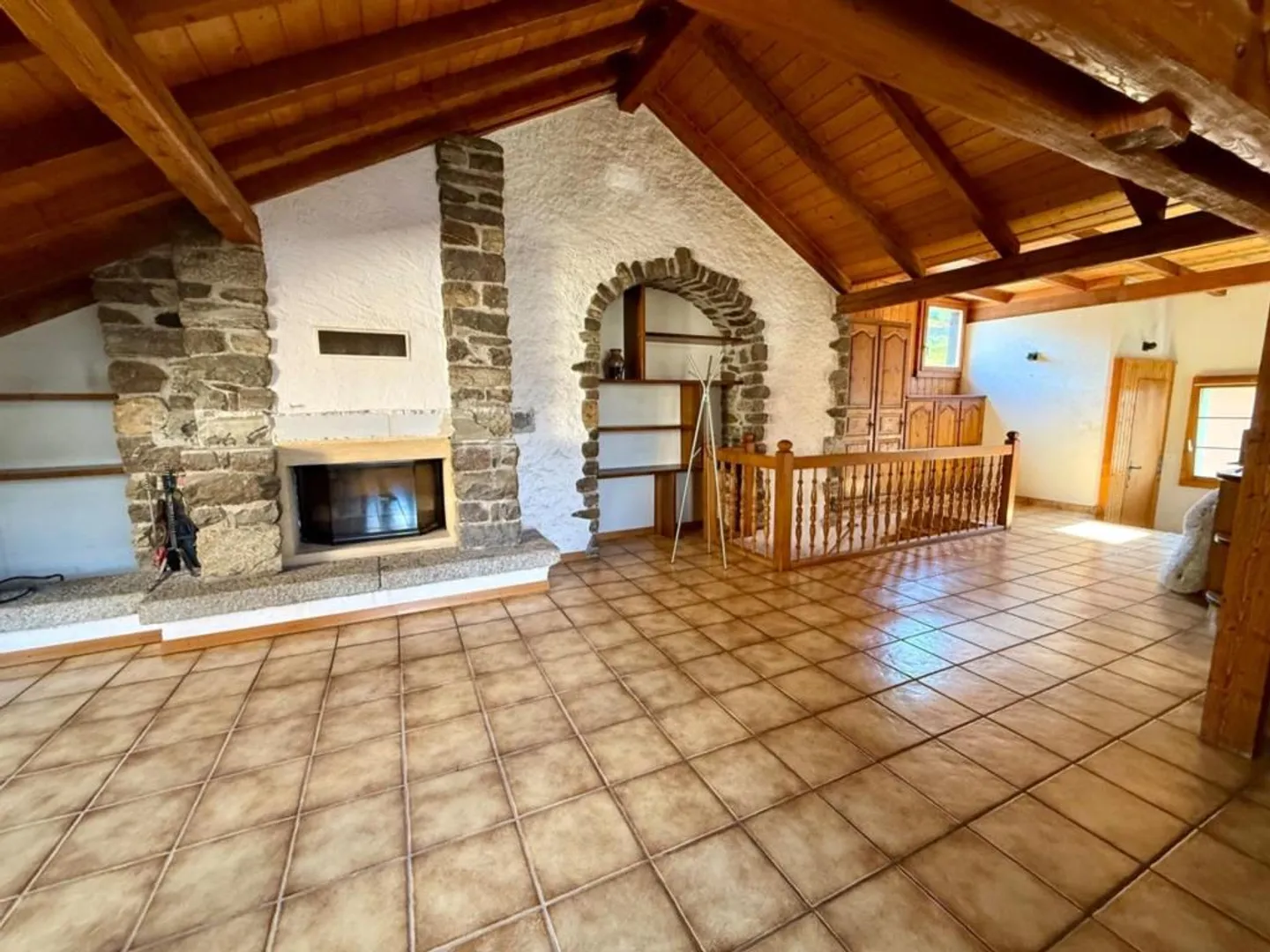 Residential building - Photo 2 of 10