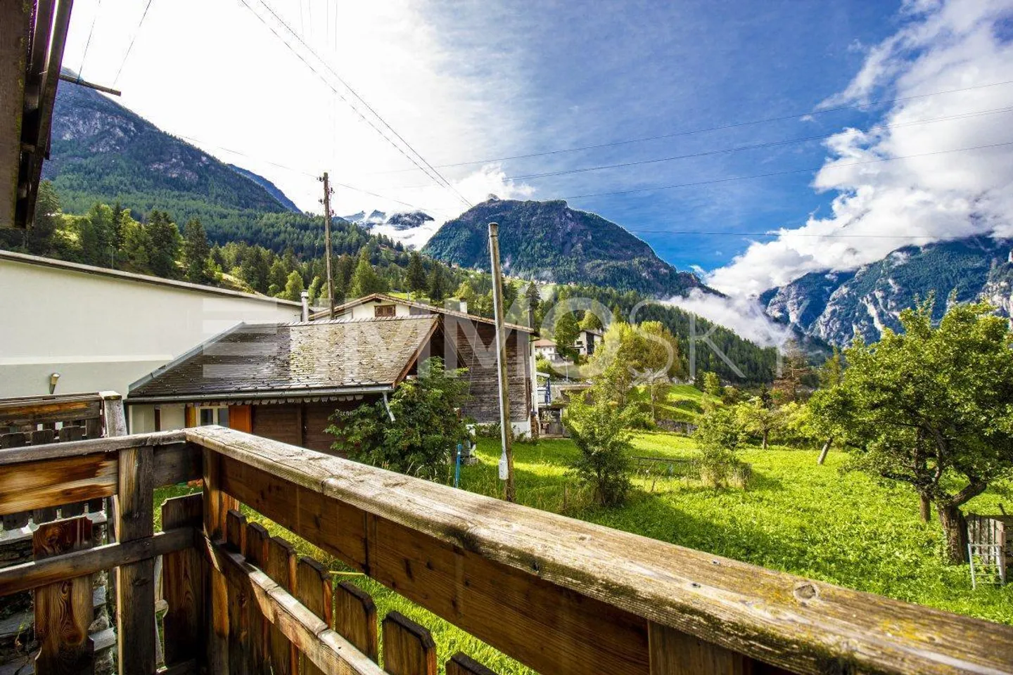 VISITE VIRTUELLE : Appartement de 4,5 pièces dans une maison bifamiliale - Photo 1 sur 5
