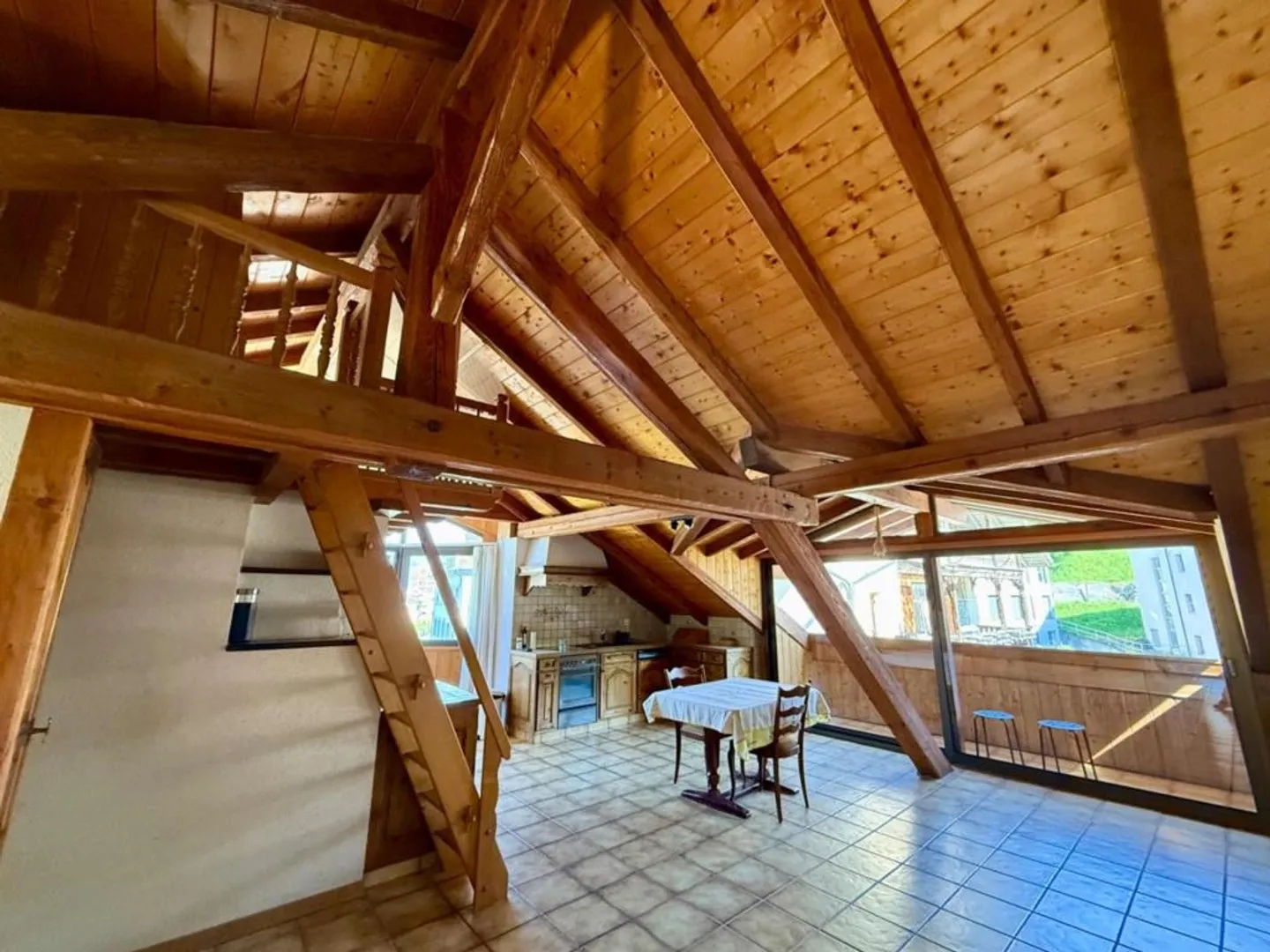 Residential building - Photo 4 of 10