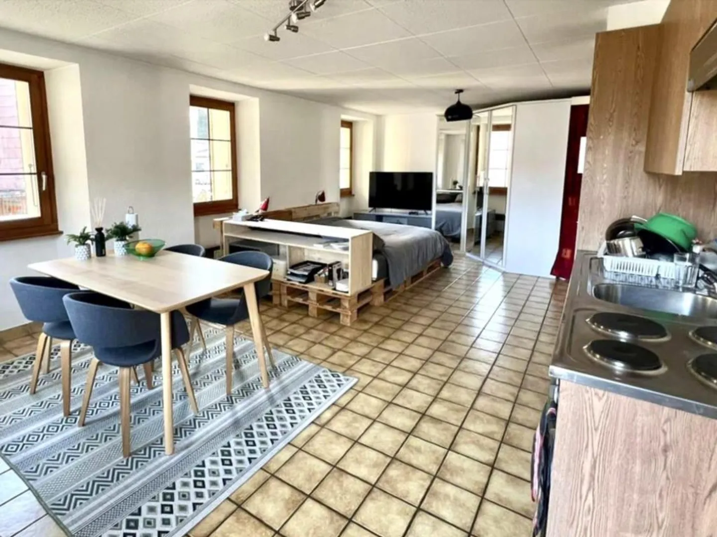 Residential building - Photo 7 of 10