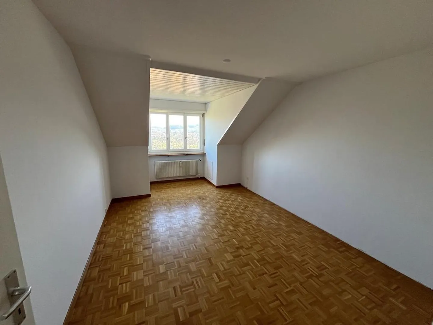 Geräumige Wohnung mit herrlichem Blick - Foto 3 von 10