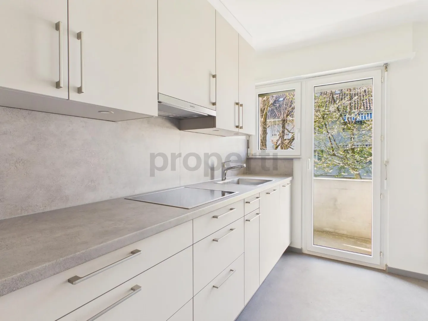Renovated 4-Room Apartment with Balcony, Allschwil - Photo 2 of 9