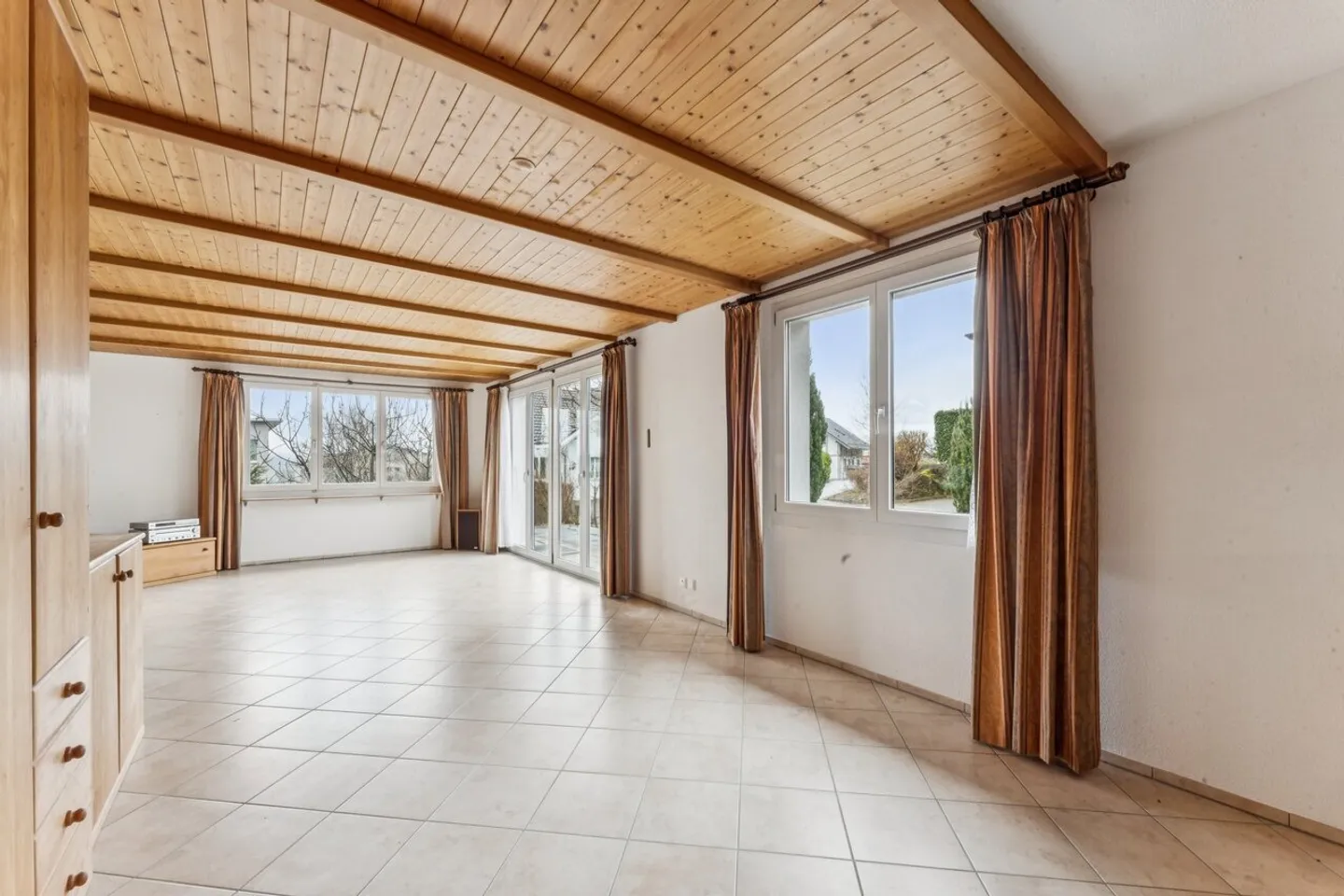 A place where you and your family will want to arrive and stay - Photo 4 of 13