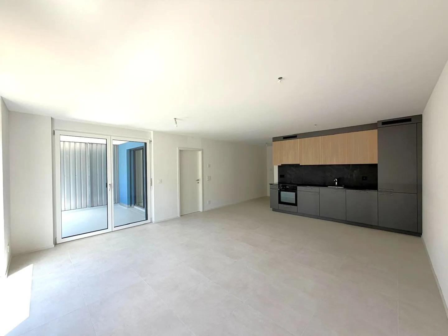 Villeret, wunderschöne 2.5-Zimmer-Wohnung im 1. Stock mit Terrasse und Aufzug - Foto 1 von 6