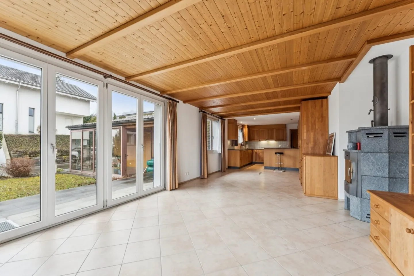 A place where you and your family will want to arrive and stay - Photo 3 of 13