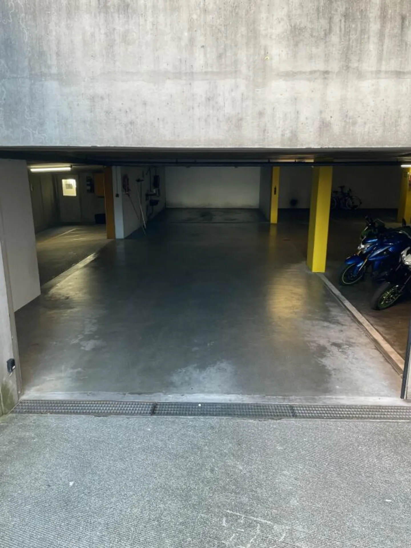 Parking space near Pratteln train station - Photo 1 of 1