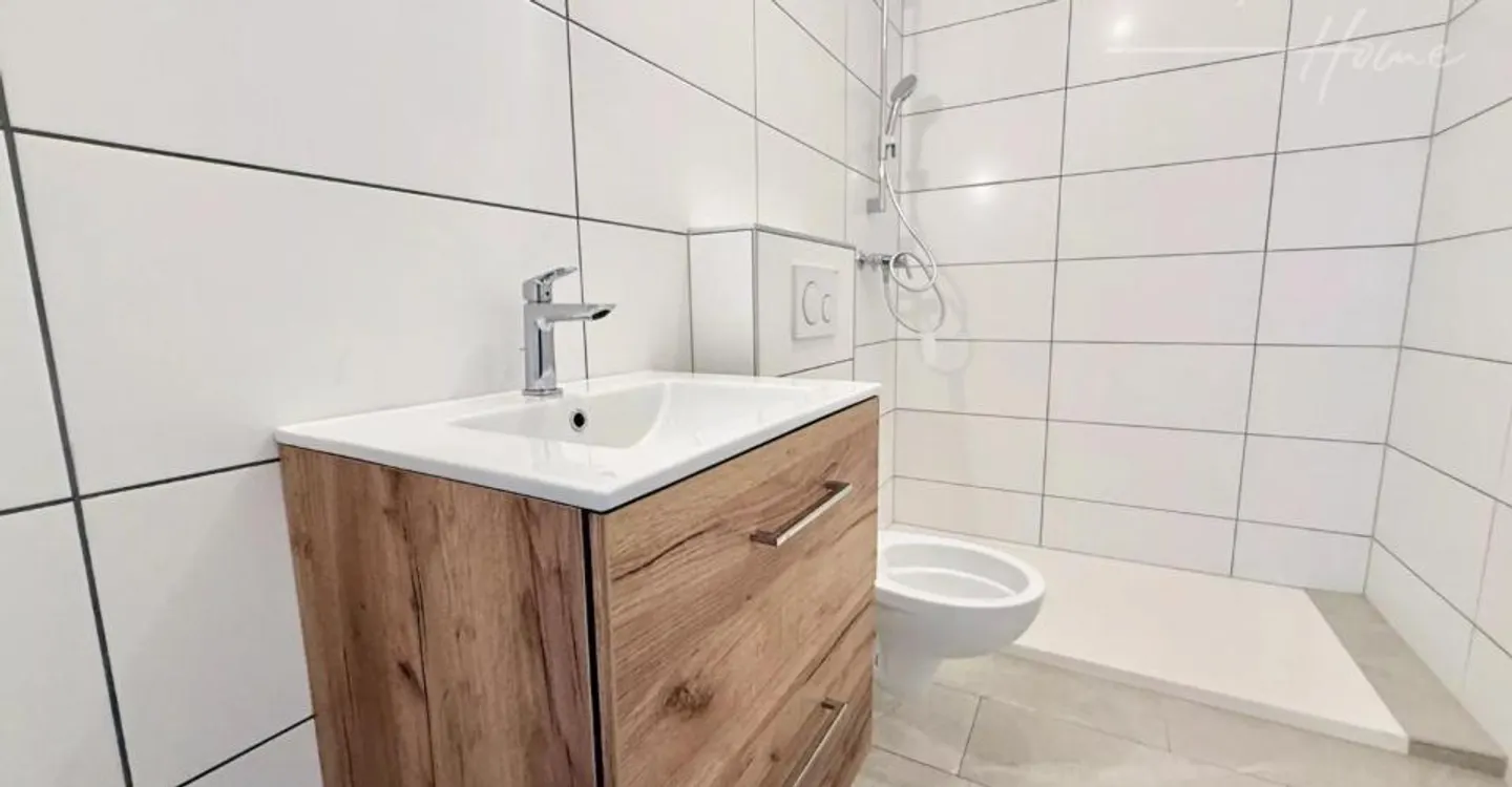 Appartement Rénové Charmant - Photo 2 sur 5