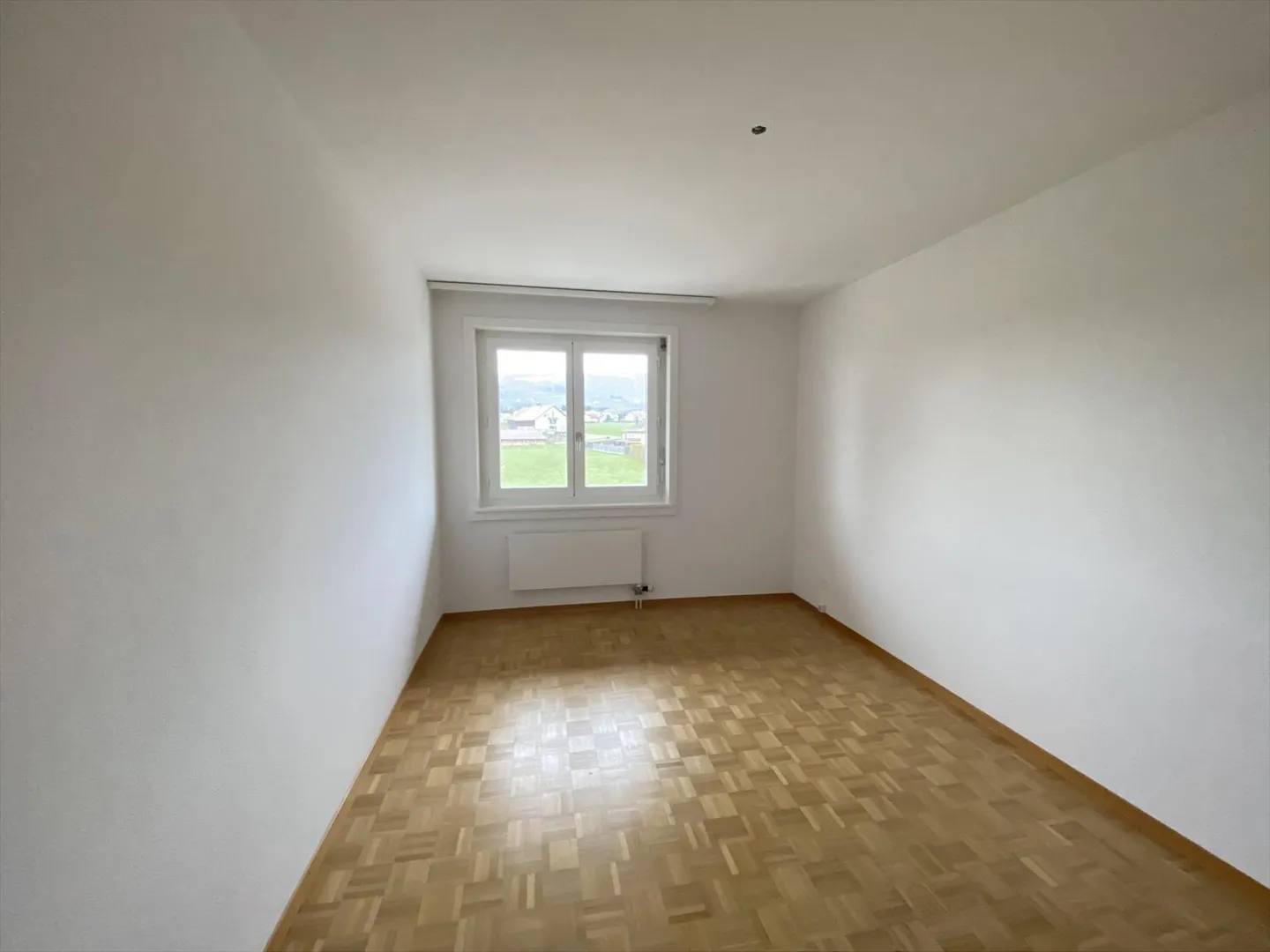 00235 - Appart. 4½ Zimmer - RTE BARRAGE 25 - ROSSENS FR - Foto 5 di 10