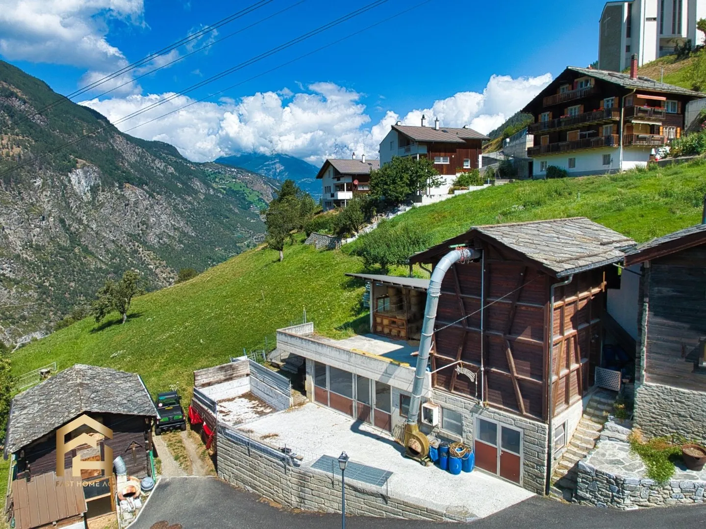 Grange Charmante avec Potentiel Polyvalent et Belle Vue - Photo 1 sur 9