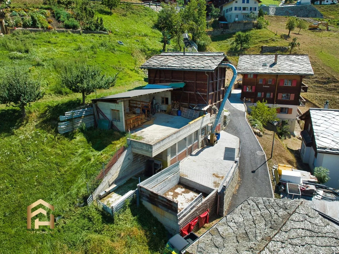 Grange Charmante avec Potentiel Polyvalent et Belle Vue - Photo 2 sur 9