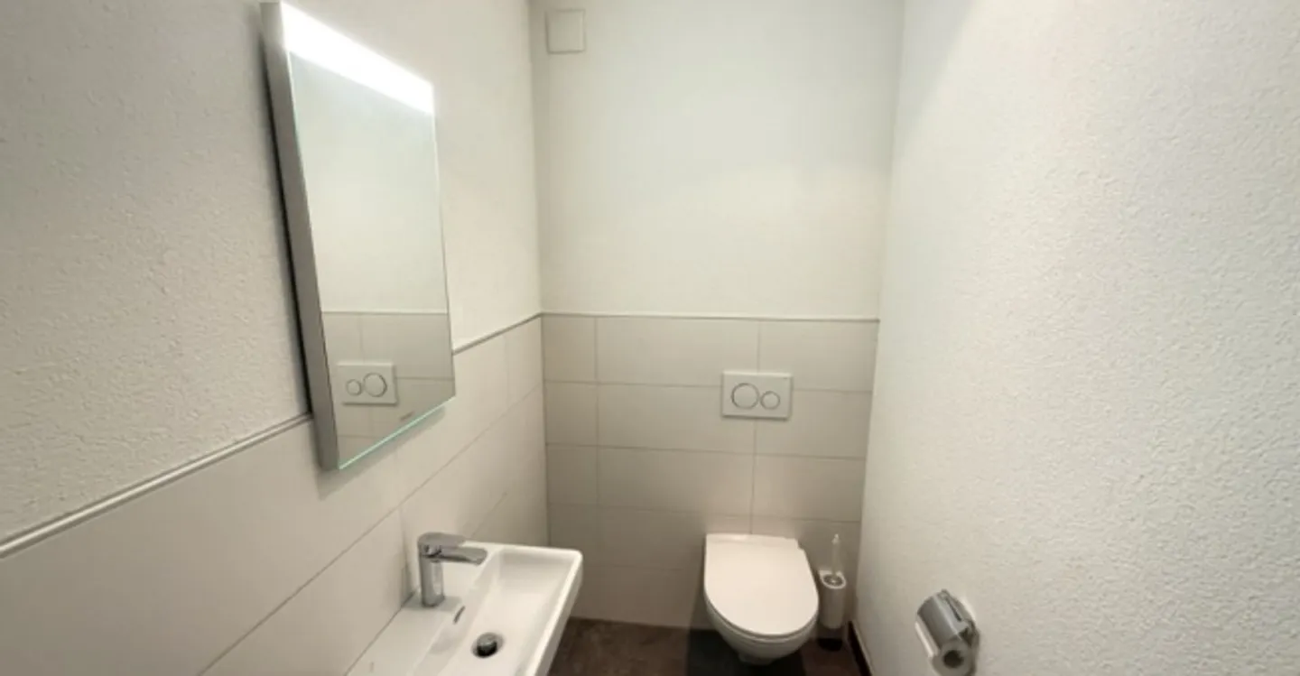 Versatile Commercial Space - Photo 3 of 9