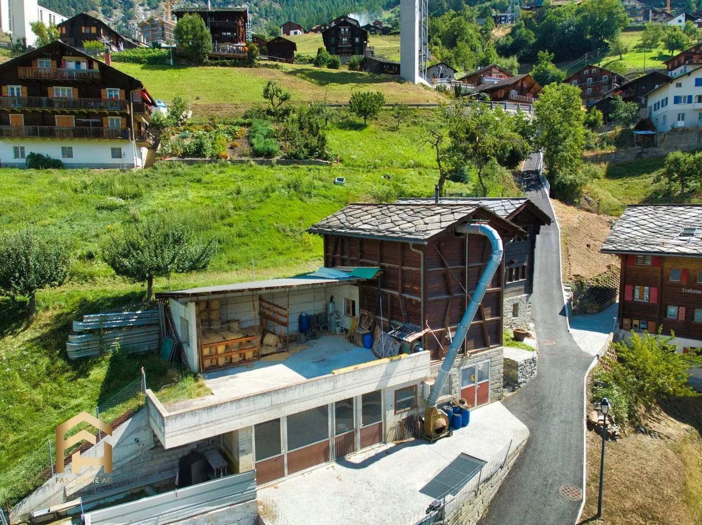 Grange Charmante avec Potentiel Polyvalent et Belle Vue - Photo 3 sur 9