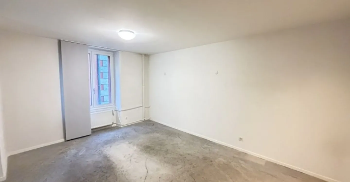 Versatile Commercial Space - Photo 2 of 9