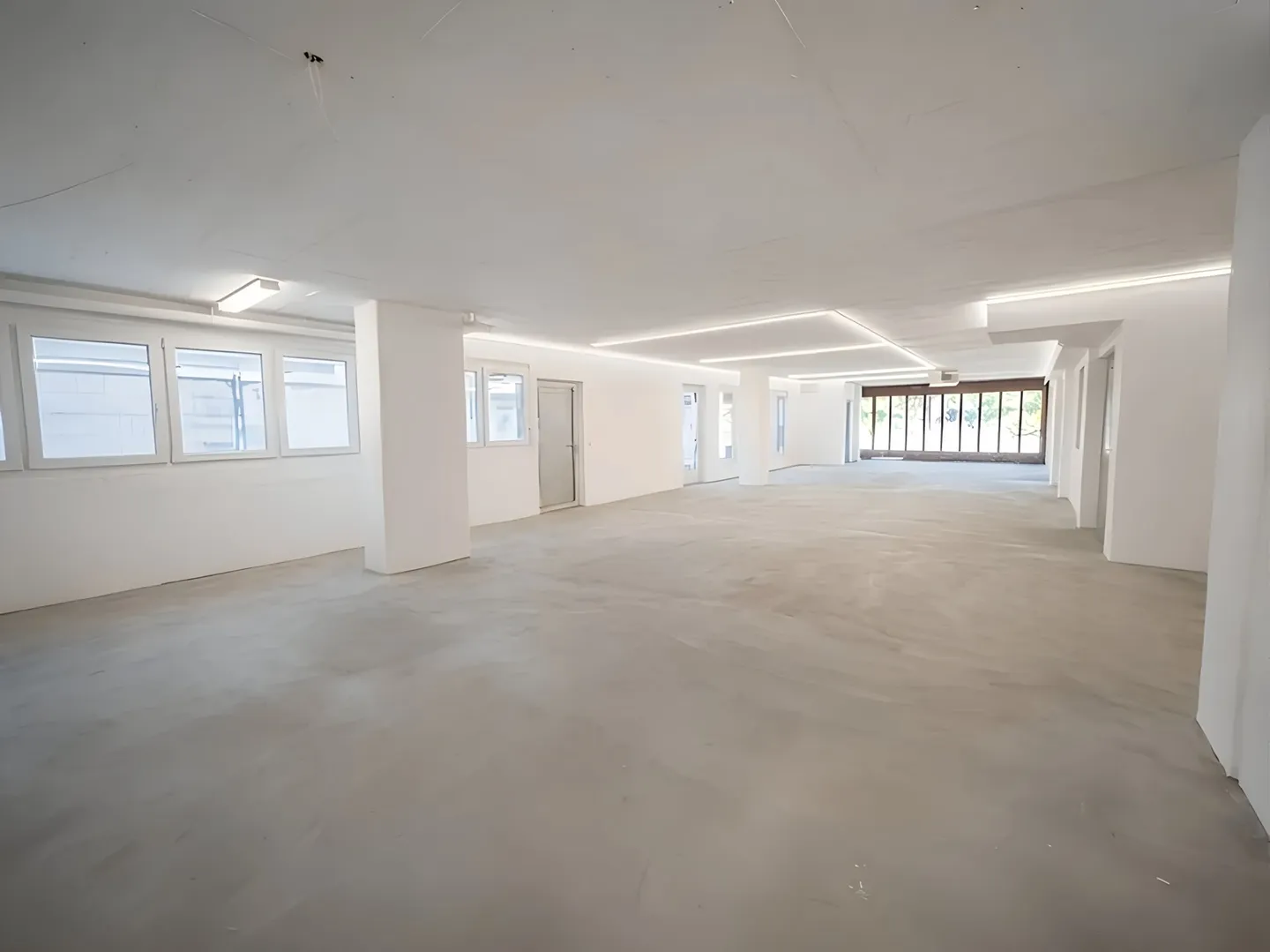 Modern Commercial Space in Zurich - Photo 2 of 5