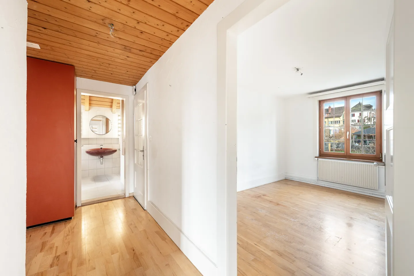 Casa 1-2 famiglie in una posizione molto tranquilla in un quartiere residenziale popolare - Foto 8 di 13