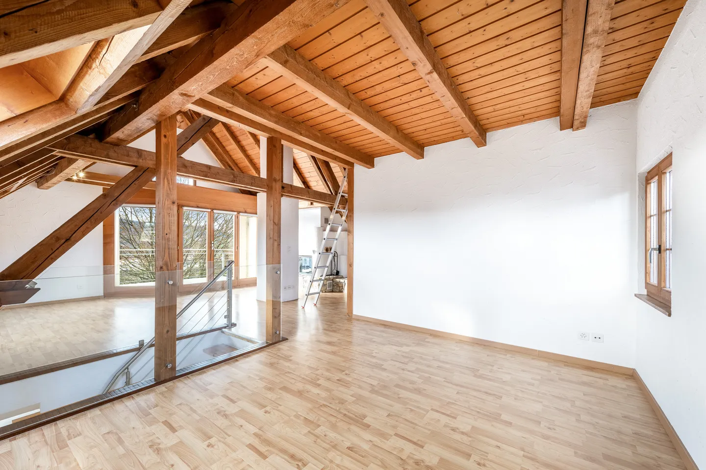 Casa 1-2 famiglie in una posizione molto tranquilla in un quartiere residenziale popolare - Foto 3 di 13