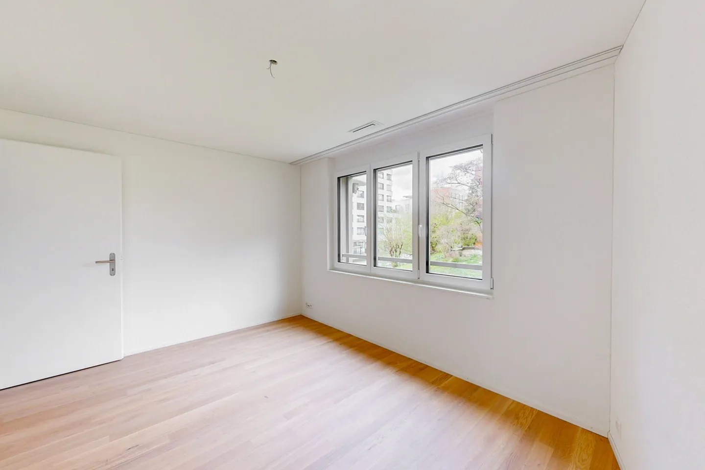 Popular New Apartment - High-Quality Finish - Photo 8 of 12