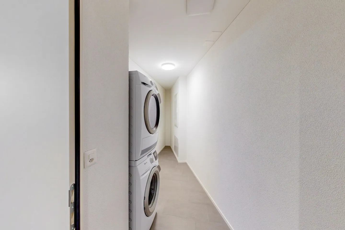Popular New Apartment - High-Quality Finish - Photo 11 of 12
