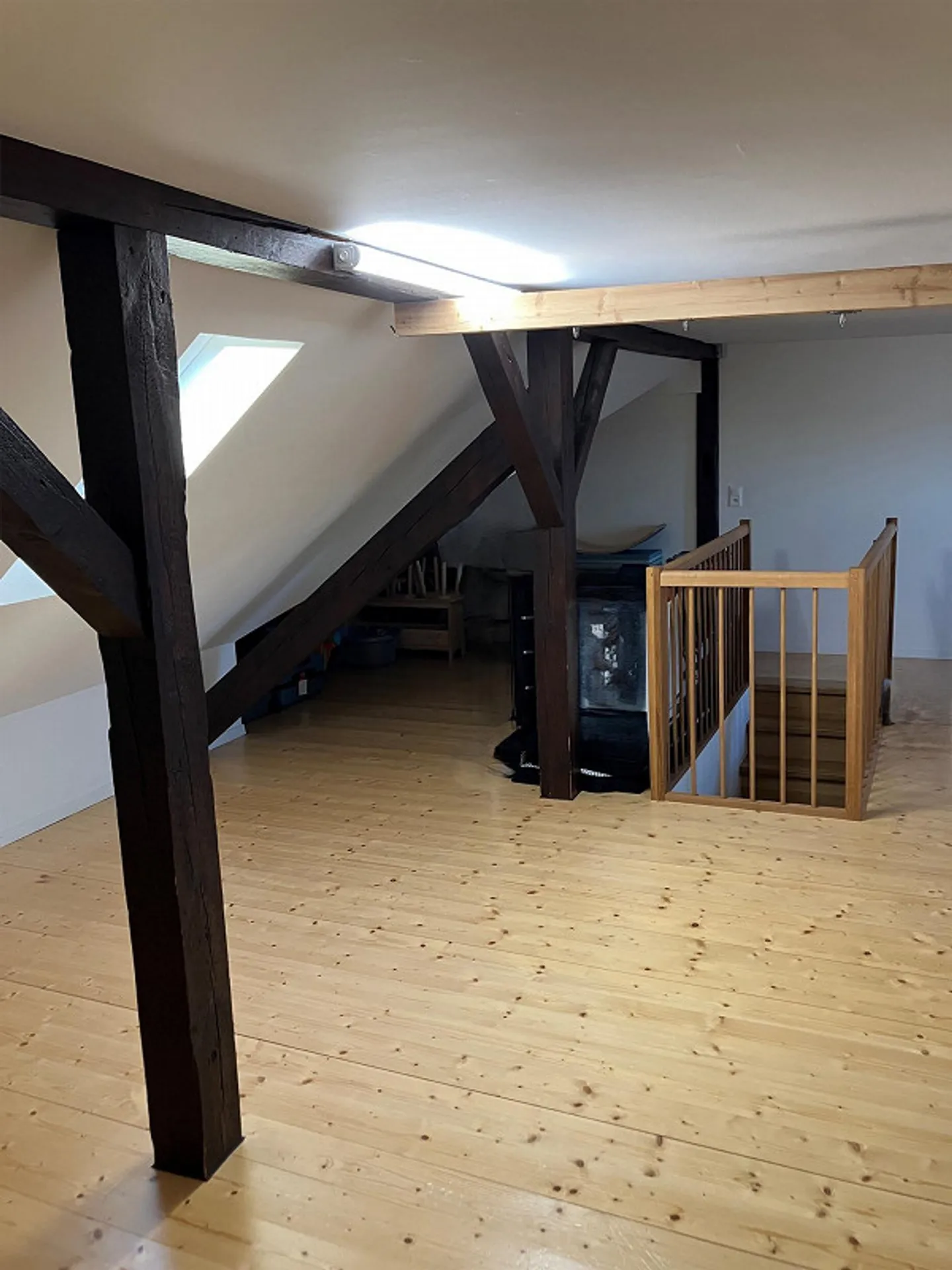 RENT WITHOUT DEPOSIT - Elegant City Apartment with Character - Photo 5 of 7