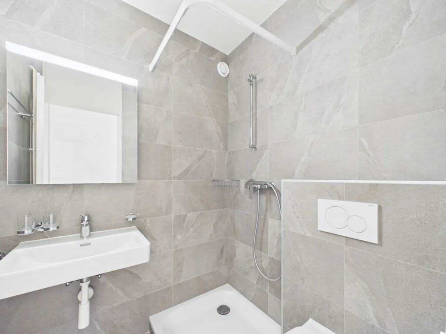 One-room apartment on the 4th floor in Lausanne - Photo 5 of 5
