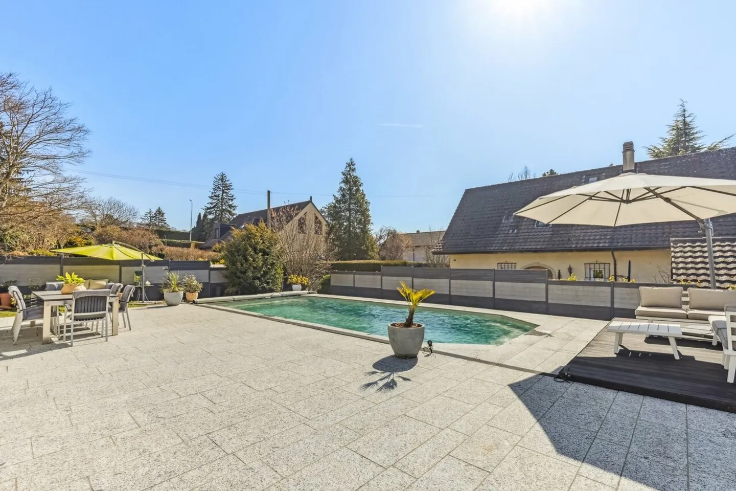 Moderne Villa - Komfort, Eleganz und ideale Lage ohne Lärm - Foto 19 von 21