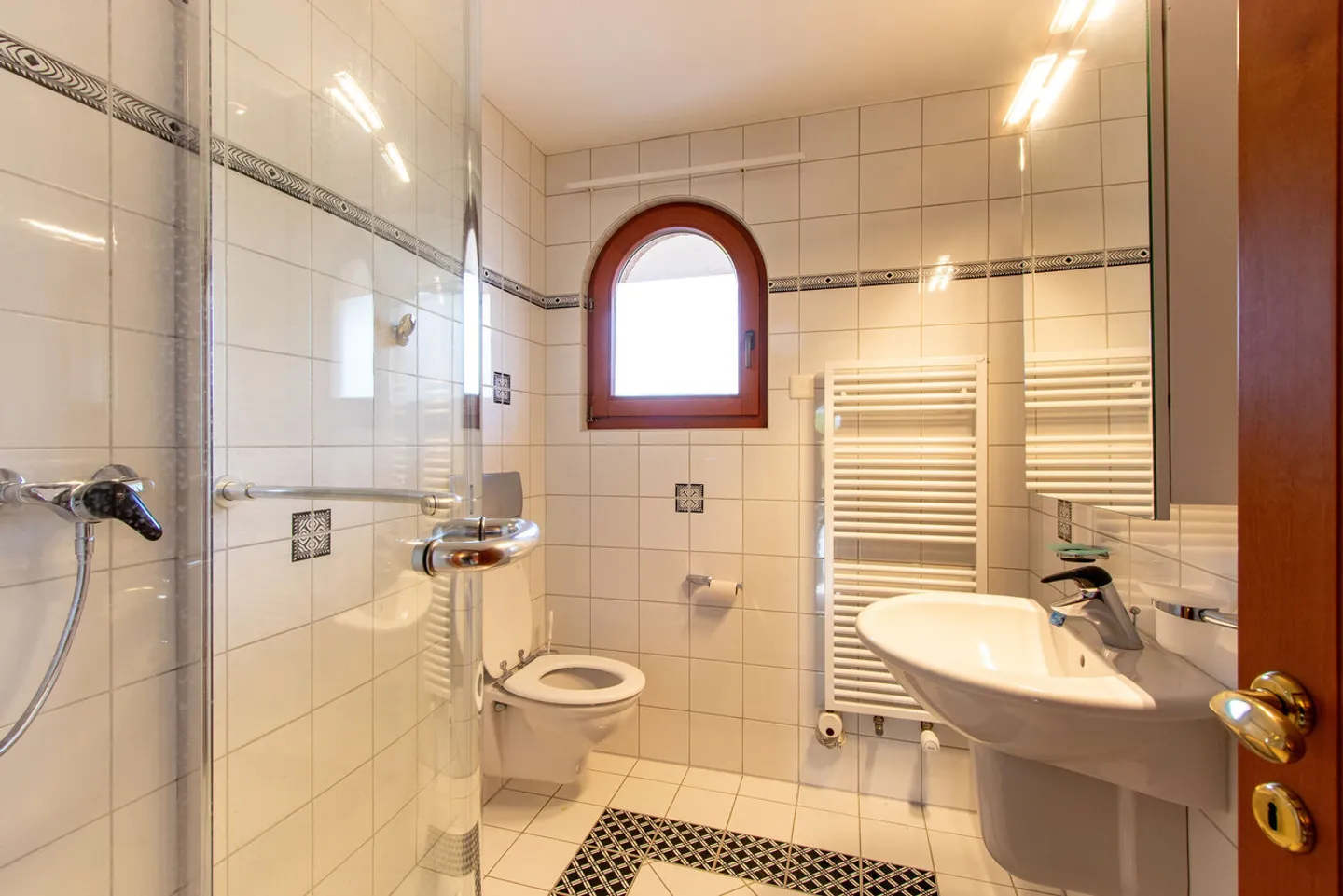 Ampia casa unifamiliare di 7,5 stanze, spazio per tutta la famiglia - Foto 11 di 25