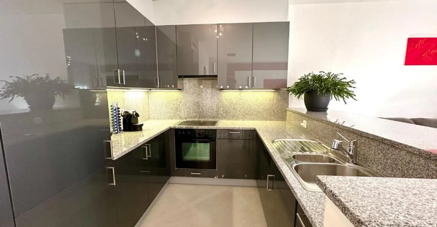 Luminoso appartamento 4,5 in vendita a Molino Novo - Foto 5 von 8