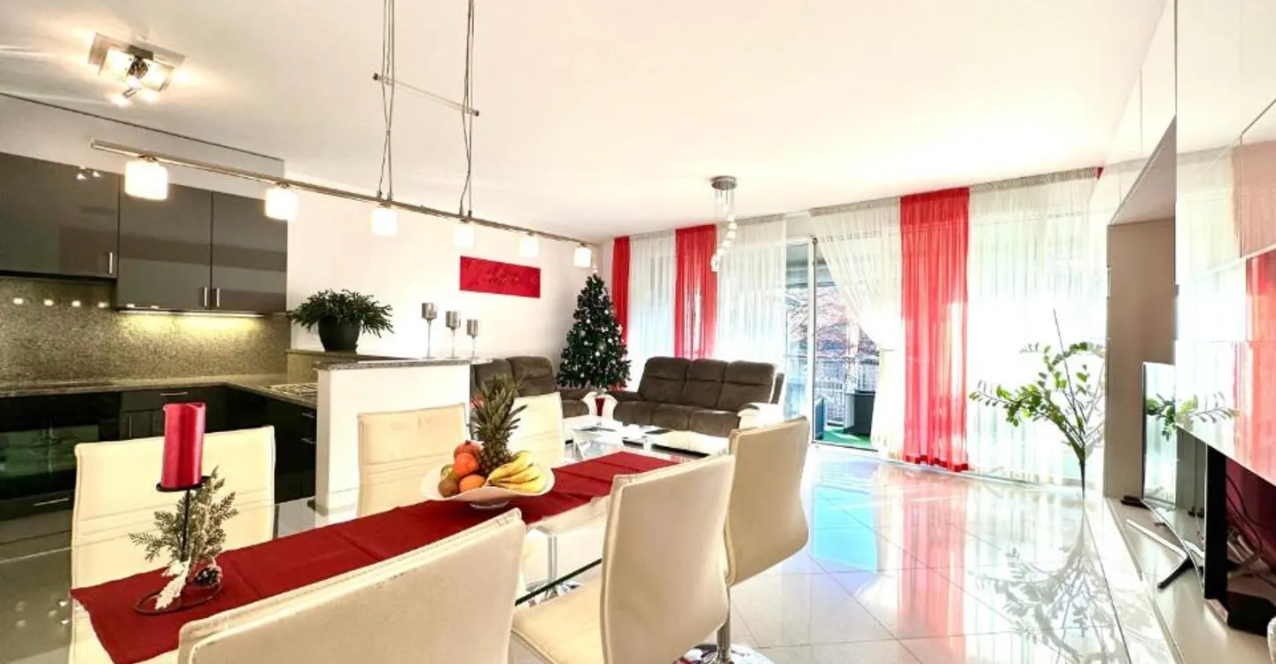 Luminoso appartamento 4,5 in vendita a Molino Novo - Foto 2 von 8