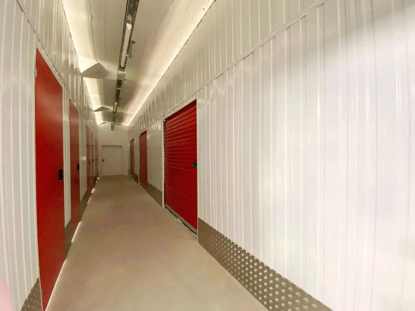 Box di stoccaggio in affitto - Accesso con montacarichi - Foto 1 di 2