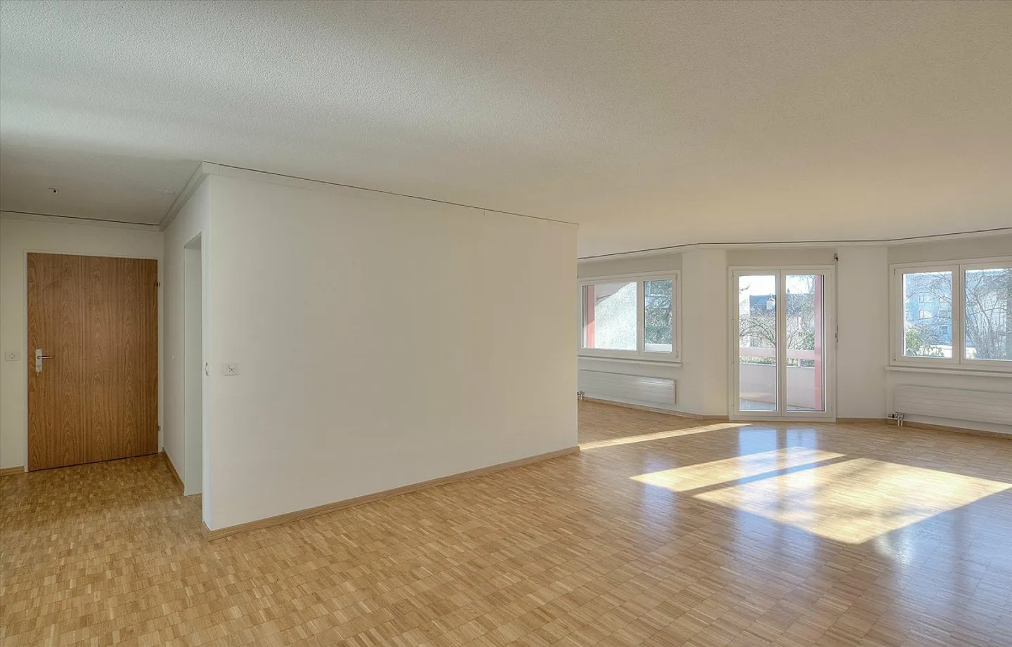 Your new family apartment - Rent without deposit - Photo 2 of 9