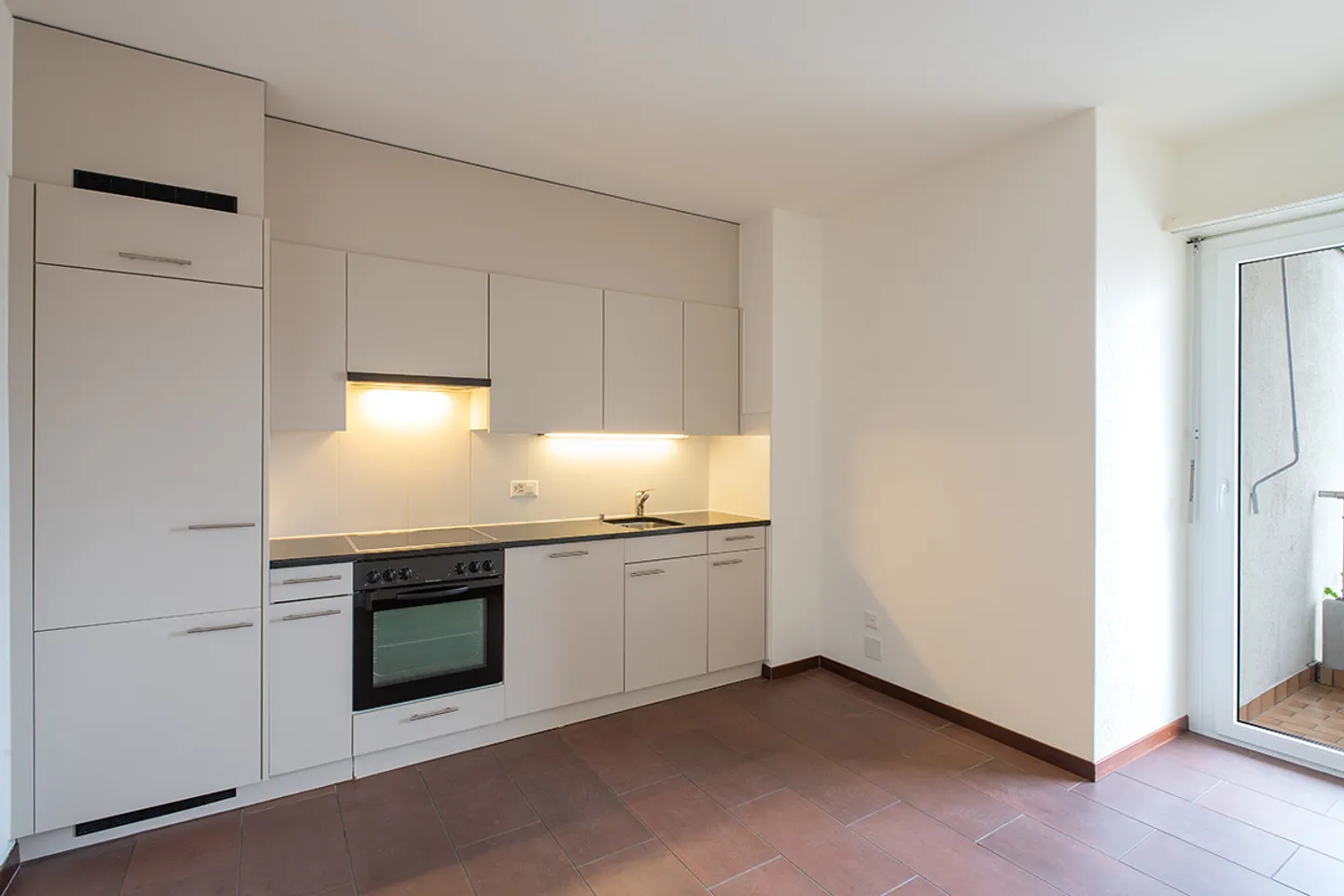 Quiet little distance from the center - Photo 3 of 9