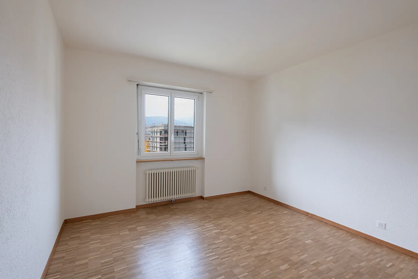 Quiet little distance from the center - Photo 6 of 9