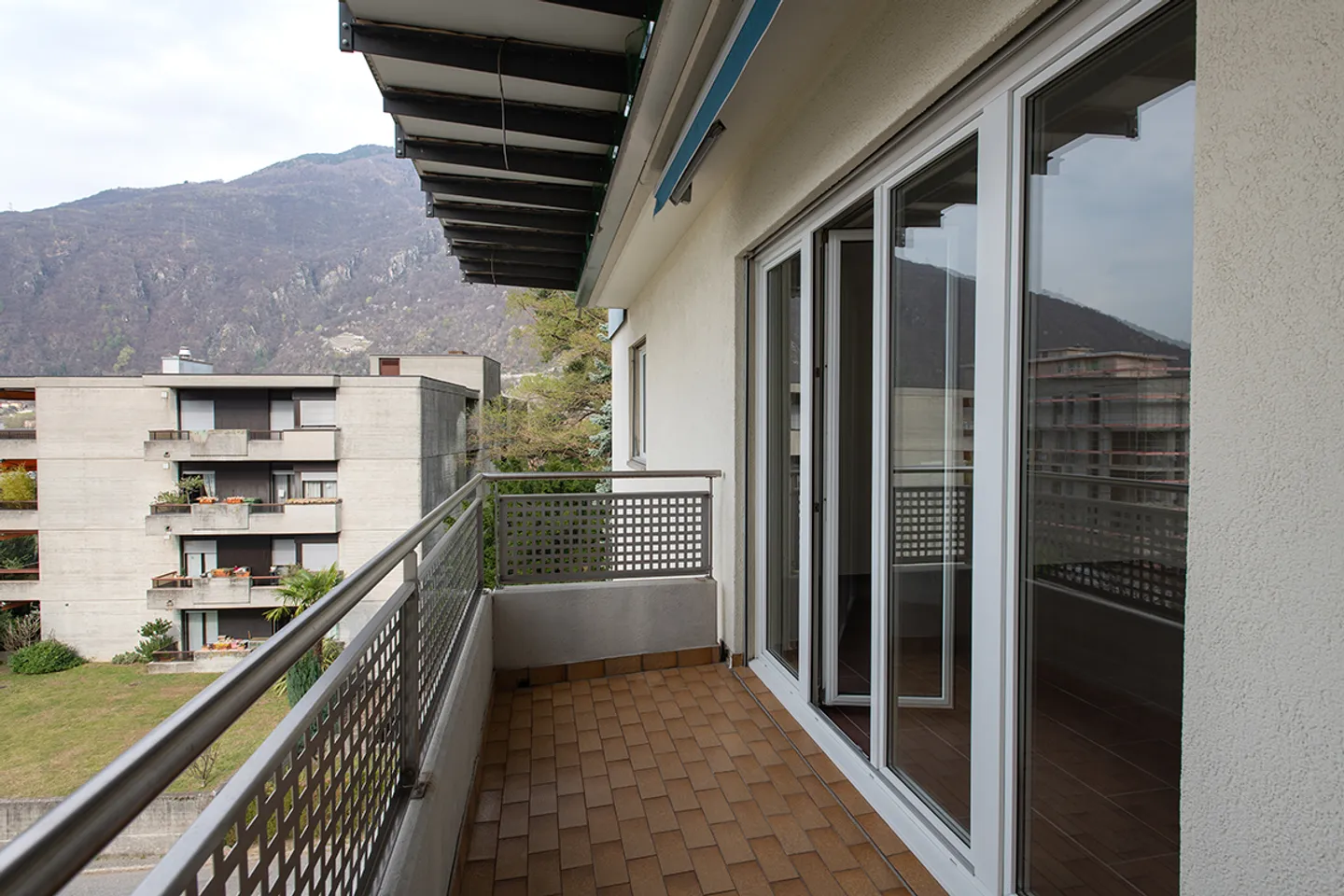 Quiet little distance from the center - Photo 8 of 9