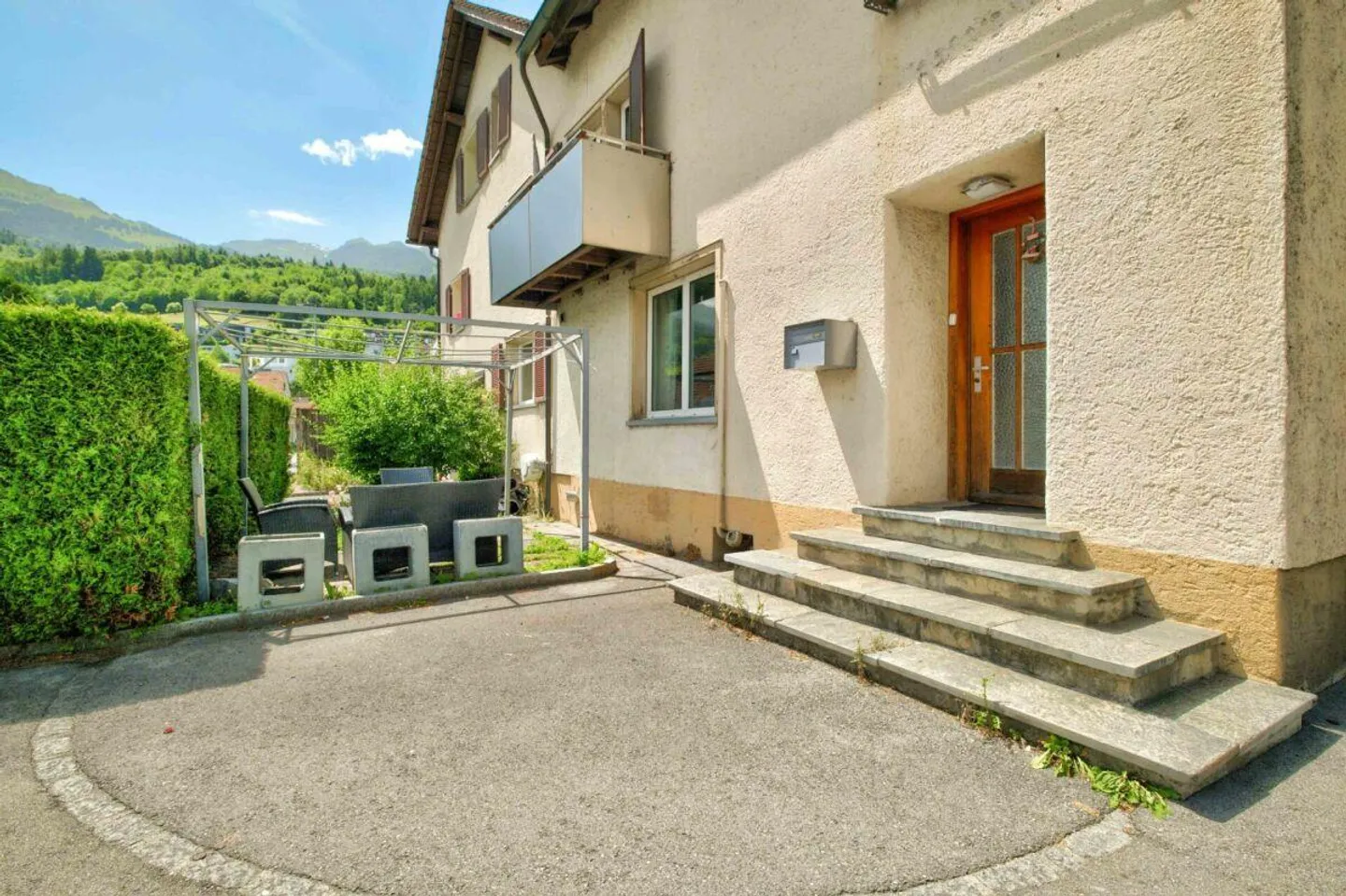 Section de maison attrayante avec deux unités résidentielles et utilisation polyvalente - Photo 16 sur 25