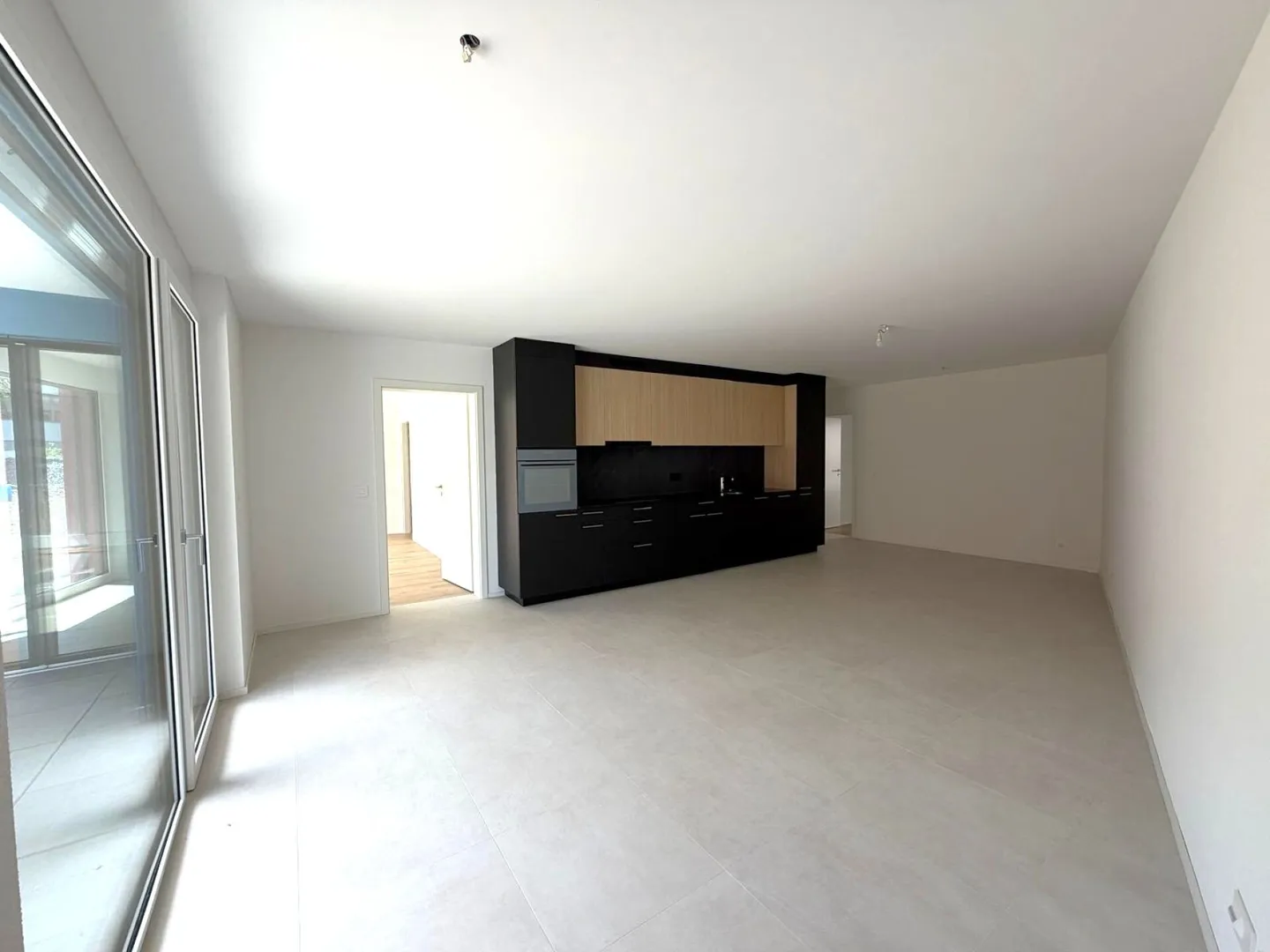 Villeret, magnifico appartamento di 4,5 stanze con terrazza e giardino privato - Foto 2 di 8