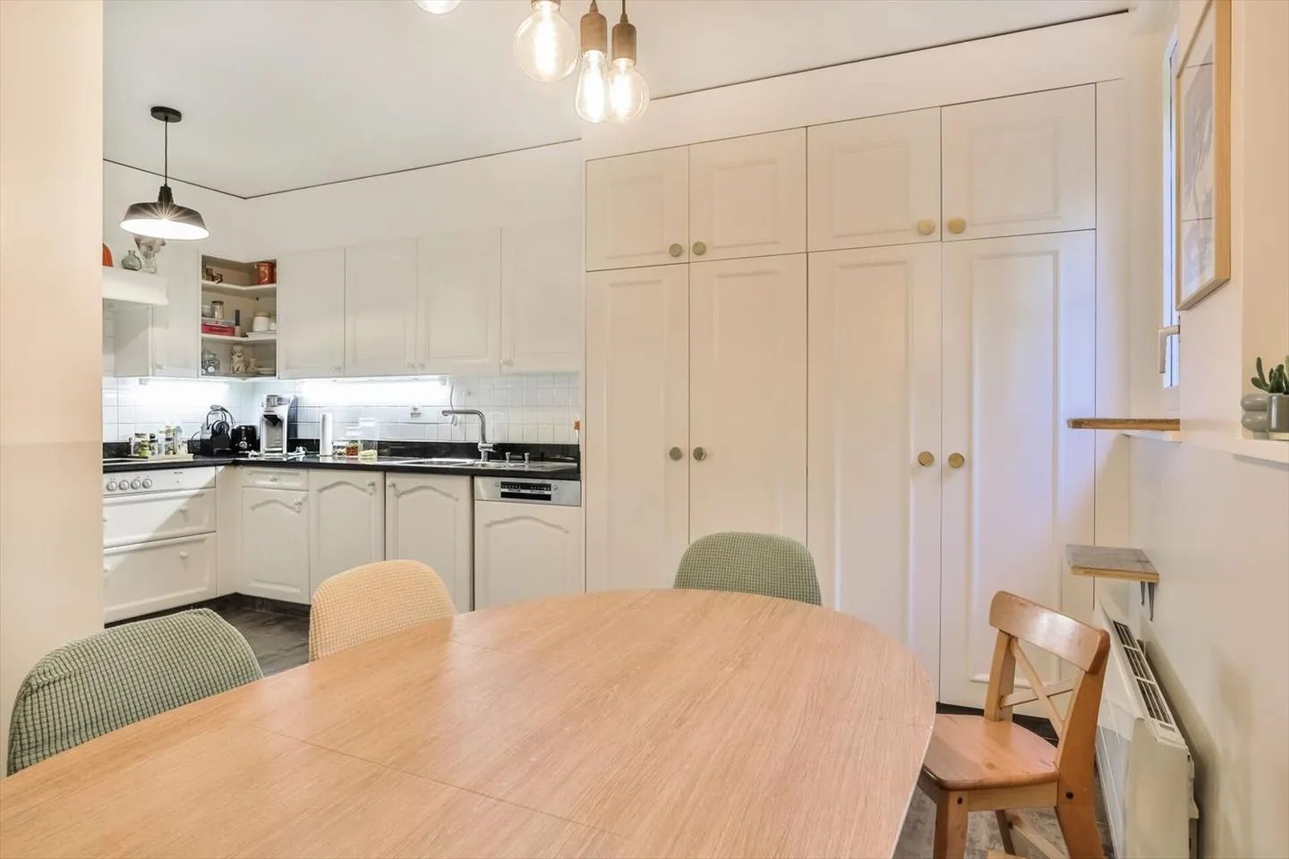 Hameau de Villette - Spazioso appartamento di 5 stanze con veranda - Foto 5 di 10