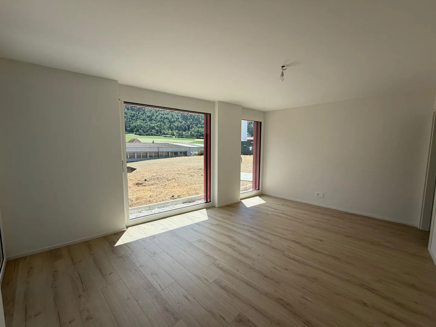 Villeret, magnifico appartamento di 4,5 stanze con terrazza e giardino privato - Foto 3 di 8