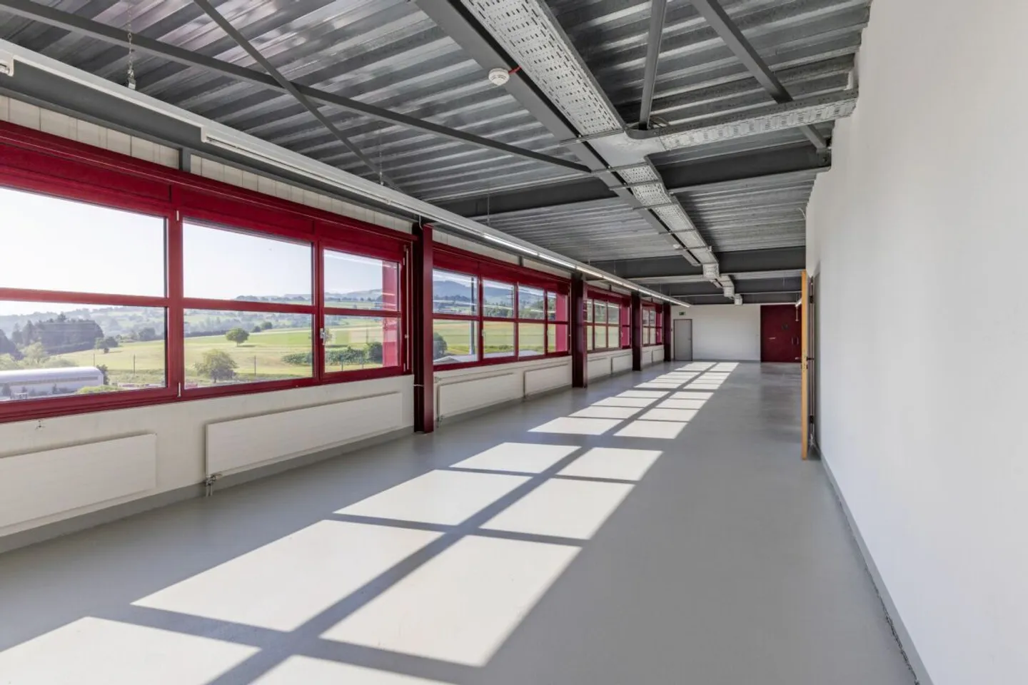 Espace de stockage optimal : Hall de 472 m² au 4ème étage avec ascenseur à marchandises direct - Photo 3 sur 6