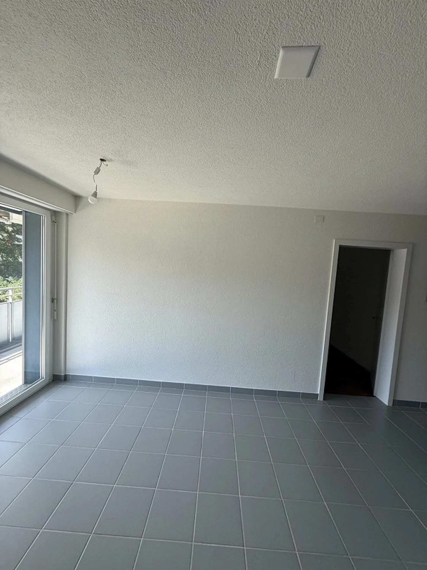 Appartement lumineux et spacieux de 2.5 pièces au cœur de Zurich Seebach - Photo 6 sur 9