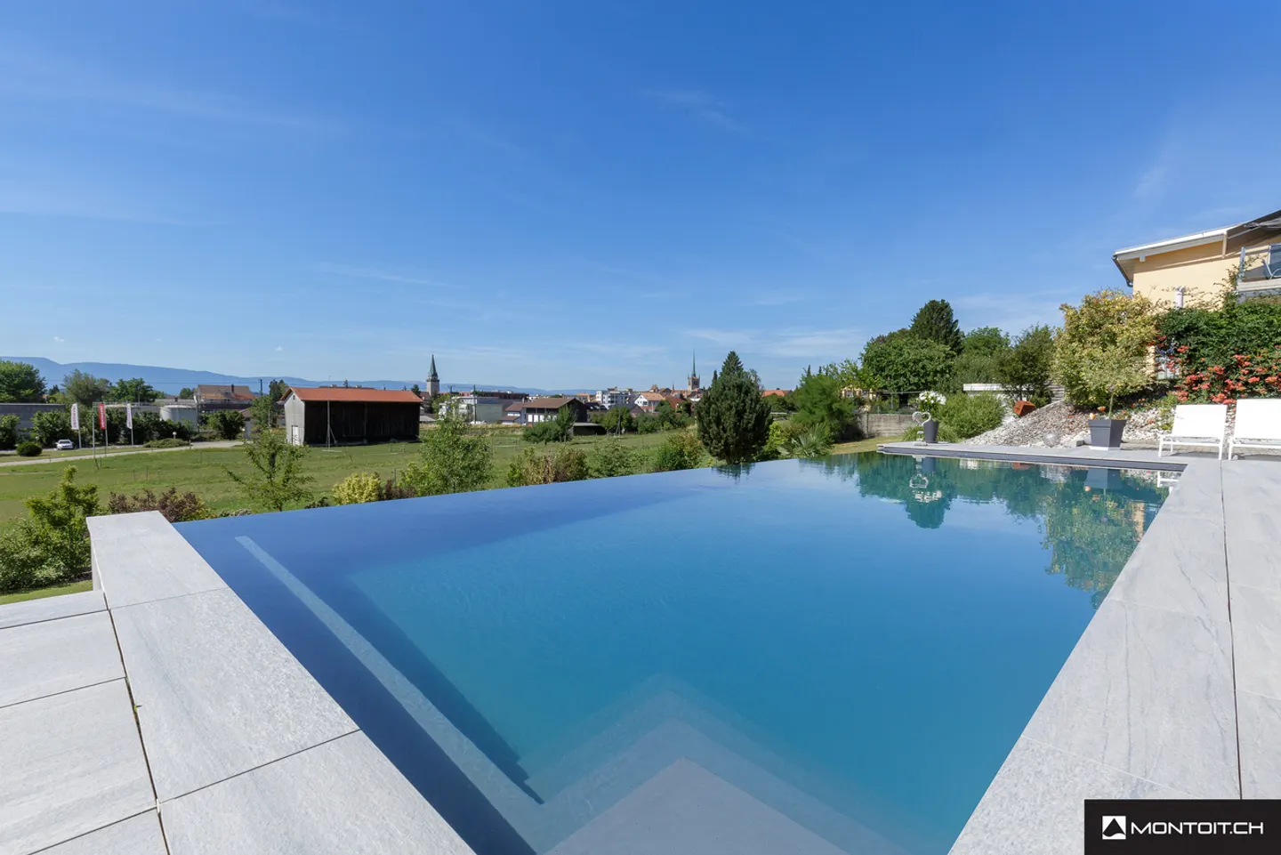 Payerne, for sale, modern individual villa of 250 m2 with swimming pool - Photo 2 of 17