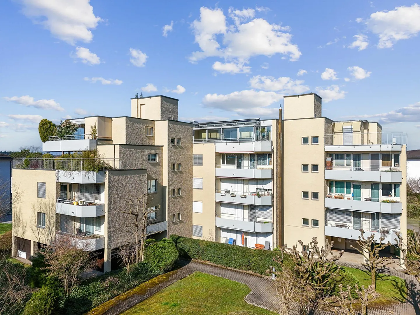 Sunny apartment in a central location - Photo 1 of 12