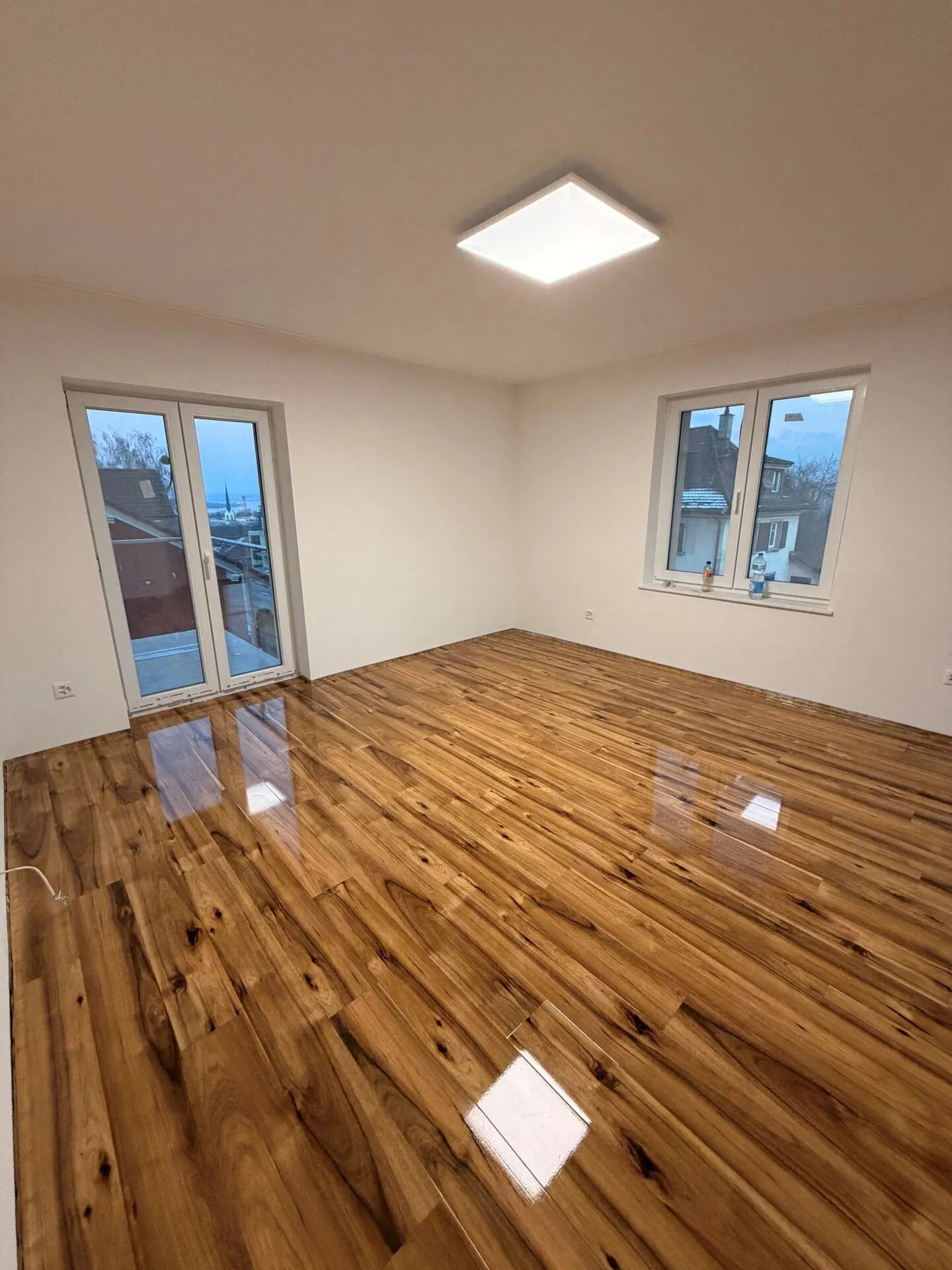 Einziehen und wohlfühlen - Kernsaniertes MFH mit Seesicht - Foto 3 von 9