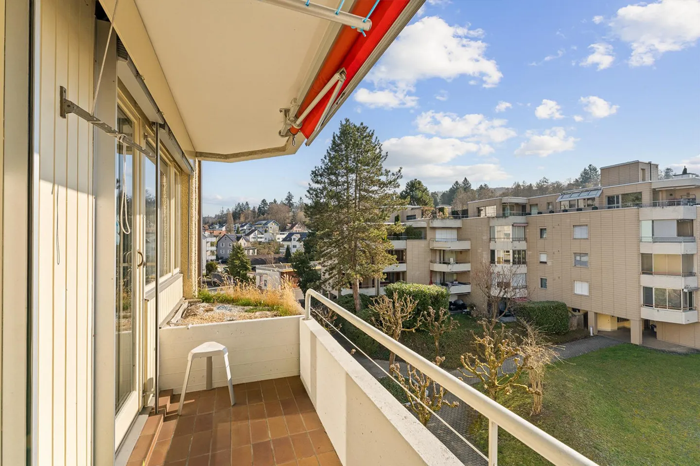 Sunny apartment in a central location - Photo 11 of 12