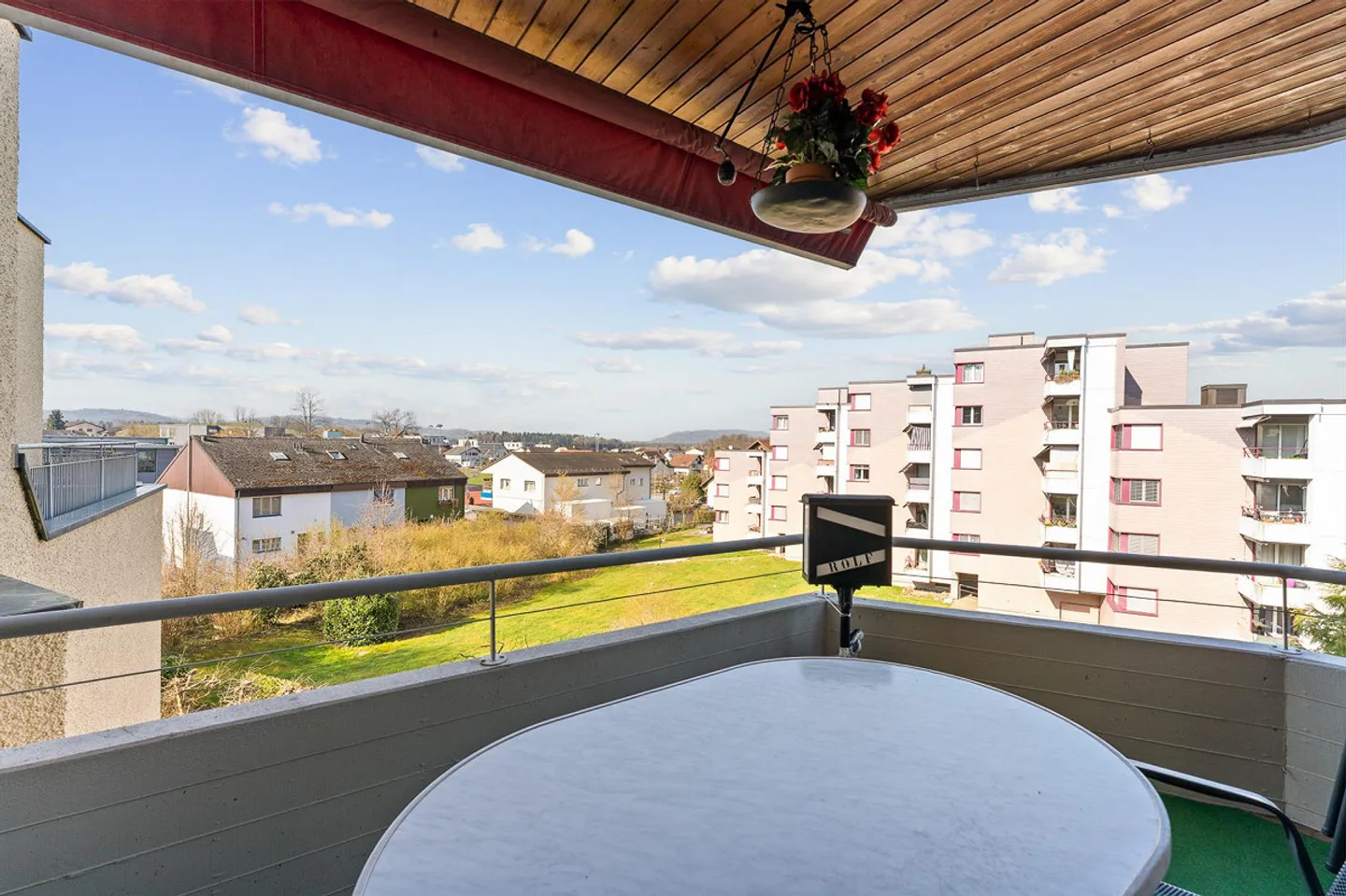 Sunny apartment in a central location - Photo 10 of 12